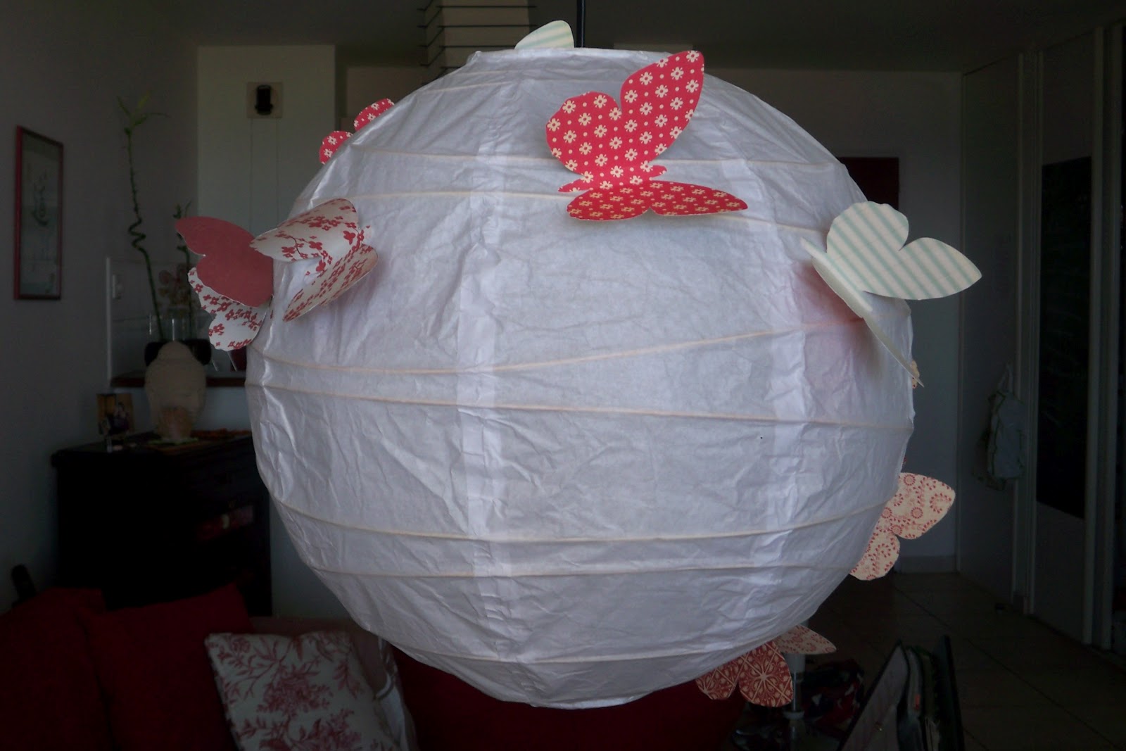 Zetwal KATRER: Un abat-jour boule en papier de riz customisé