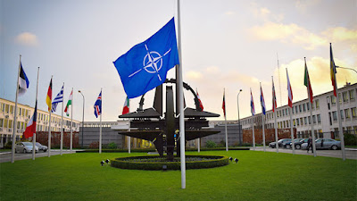 La OTAN se prepara para una nueva "Guerra Fría" contra sus amenazas: Rusia y el EI