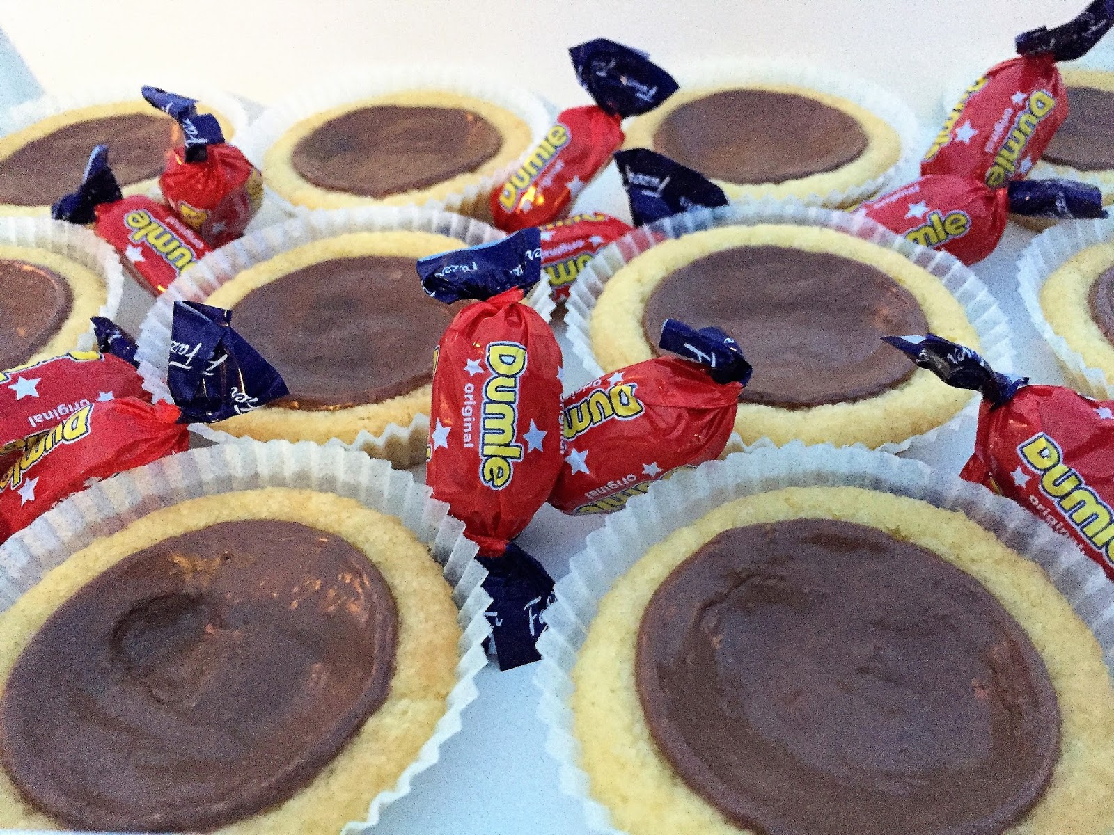 Mia bakar Dumle och noblessekakor