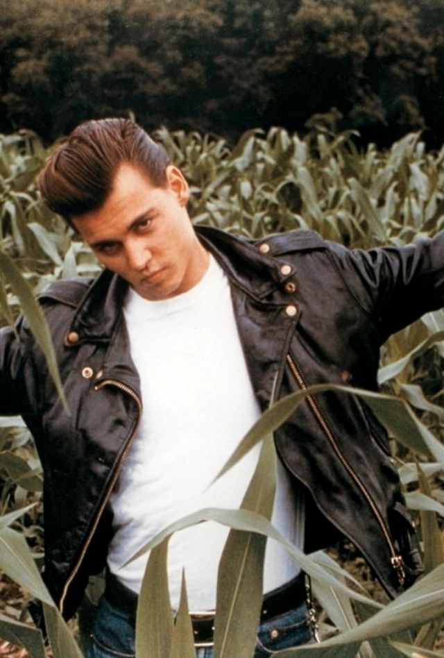30 Amazing Photographs of a Young and Hot Johnny Depp From Between the ...