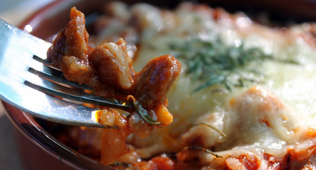 WOLKİNİN YERİ Güveçte Kaşarlı Et