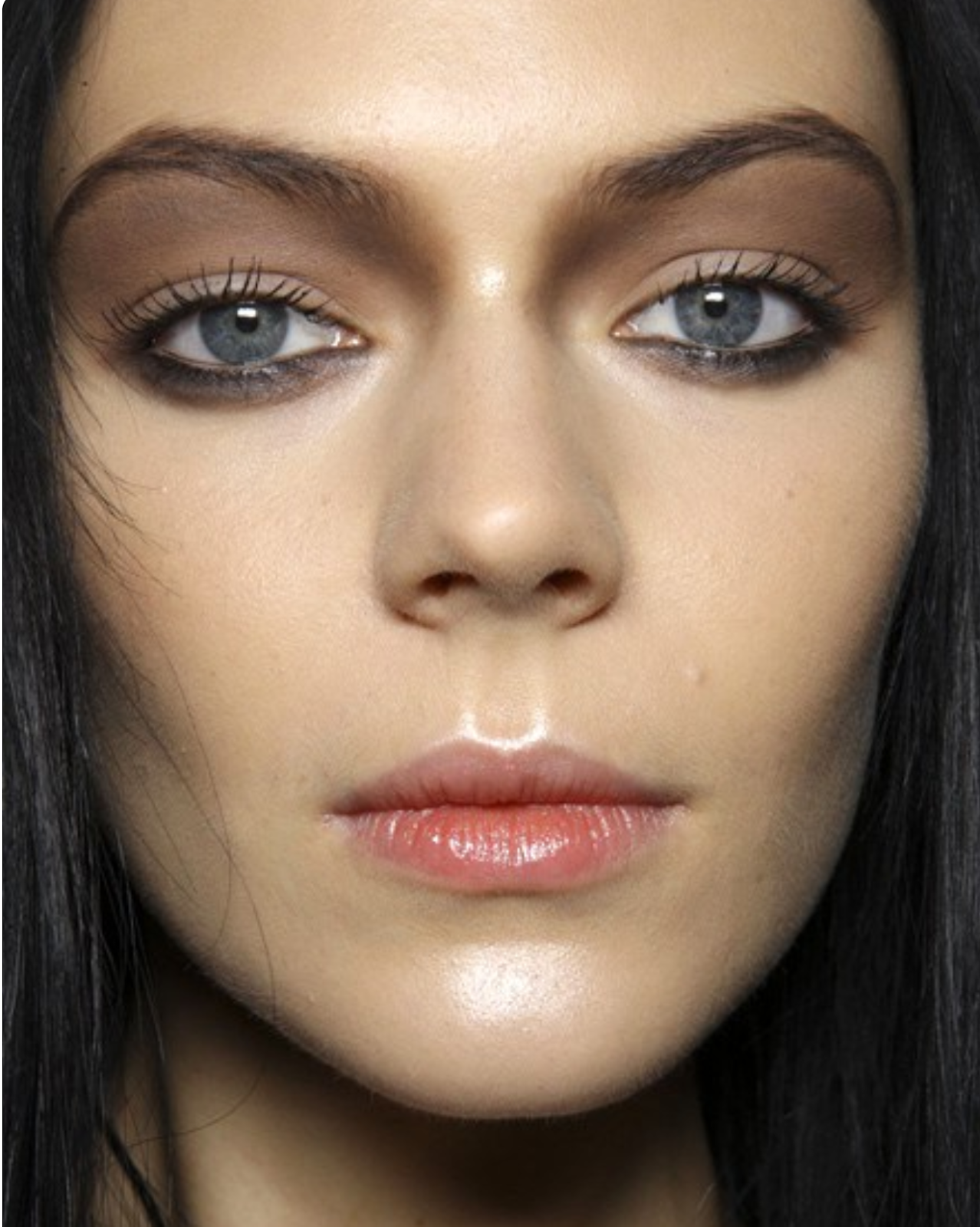 Come applicare l'illuminante sul viso | Beauty