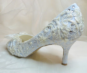 Elegant Bridal Style: Baby Blue Wedding Shoes