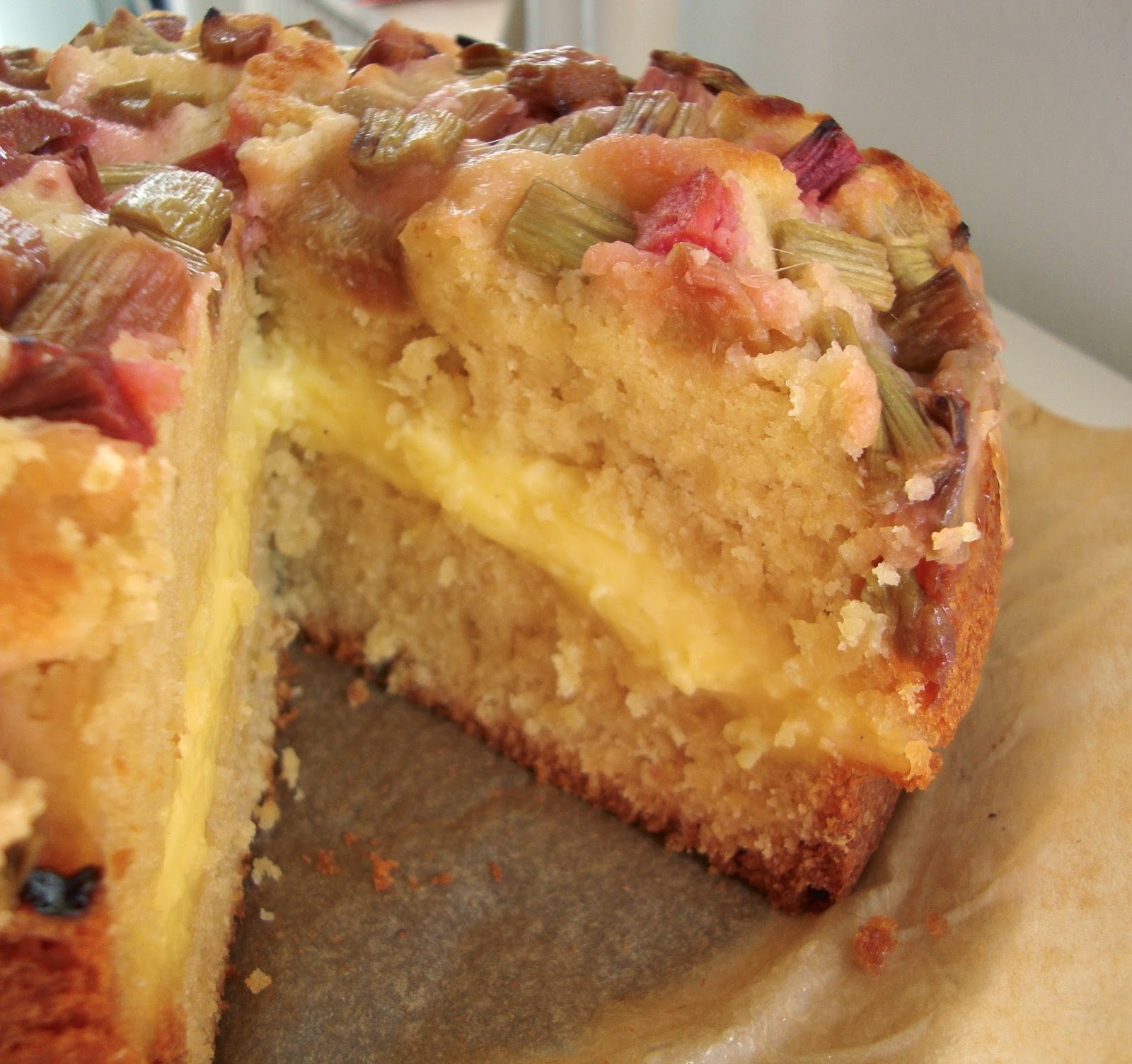 Cooketteria: First: Einfache Rhabarber-Pudding-Torte