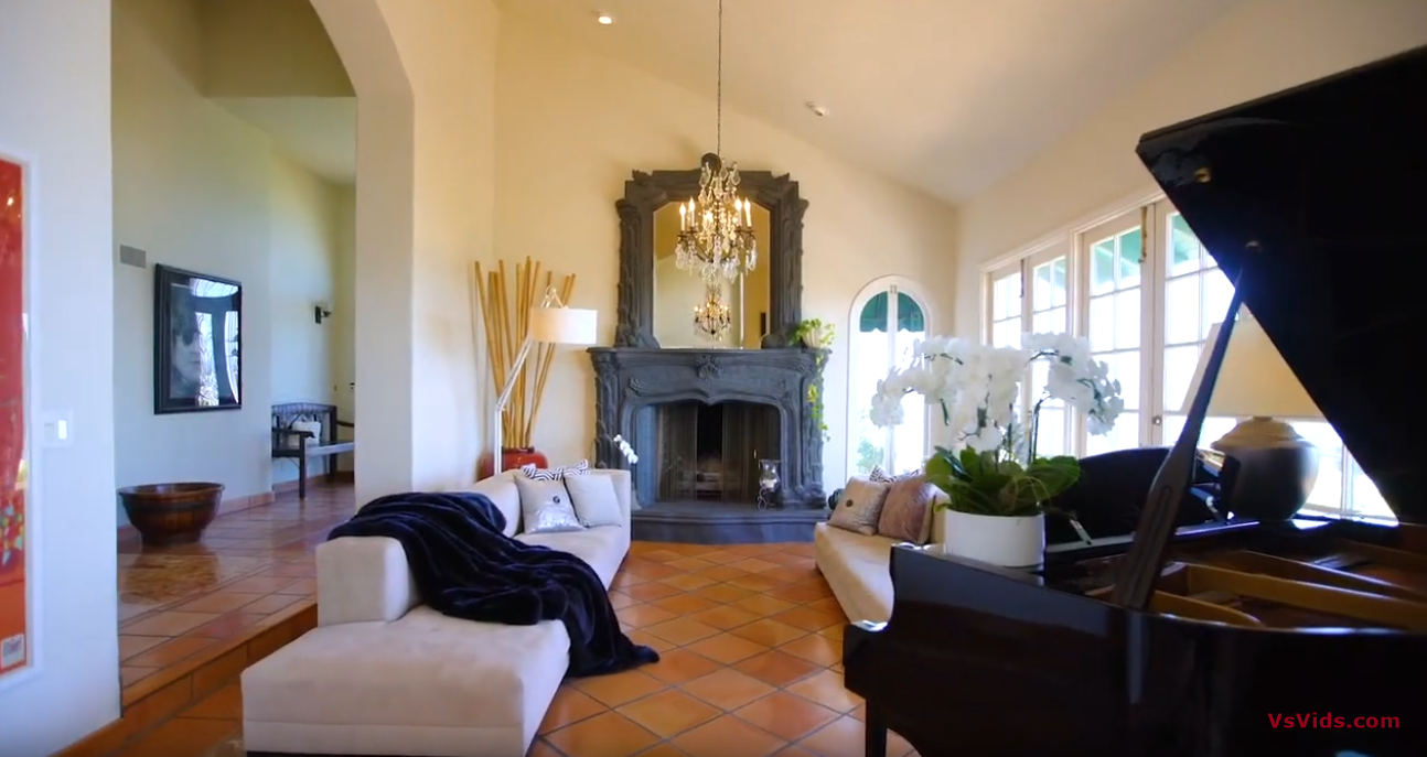 19 Photos vs. 3909 Villa Costera | Malibu - Luxury Home Tour 19 Photos vs. 3909 Villa Costera | Malibu - Luxury Home Tour