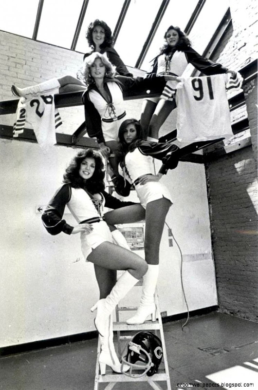 Chicago Bears Cheerleader Honey Rode Off Zoom Wallpapers