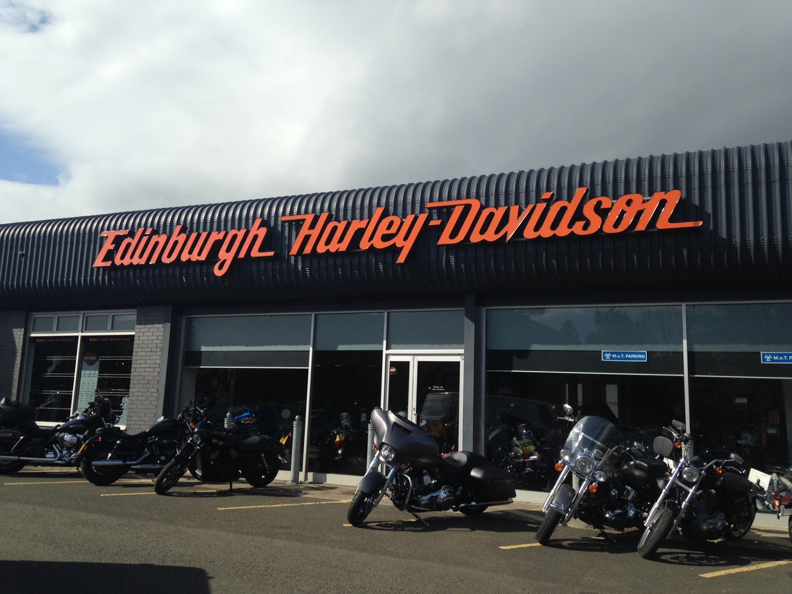 DUECILINDRI Harley Davidson Edinburgh