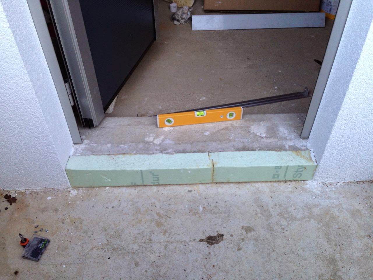 Christian & Danielas Baublog: Pimp my Kellereingangstüre ;-)