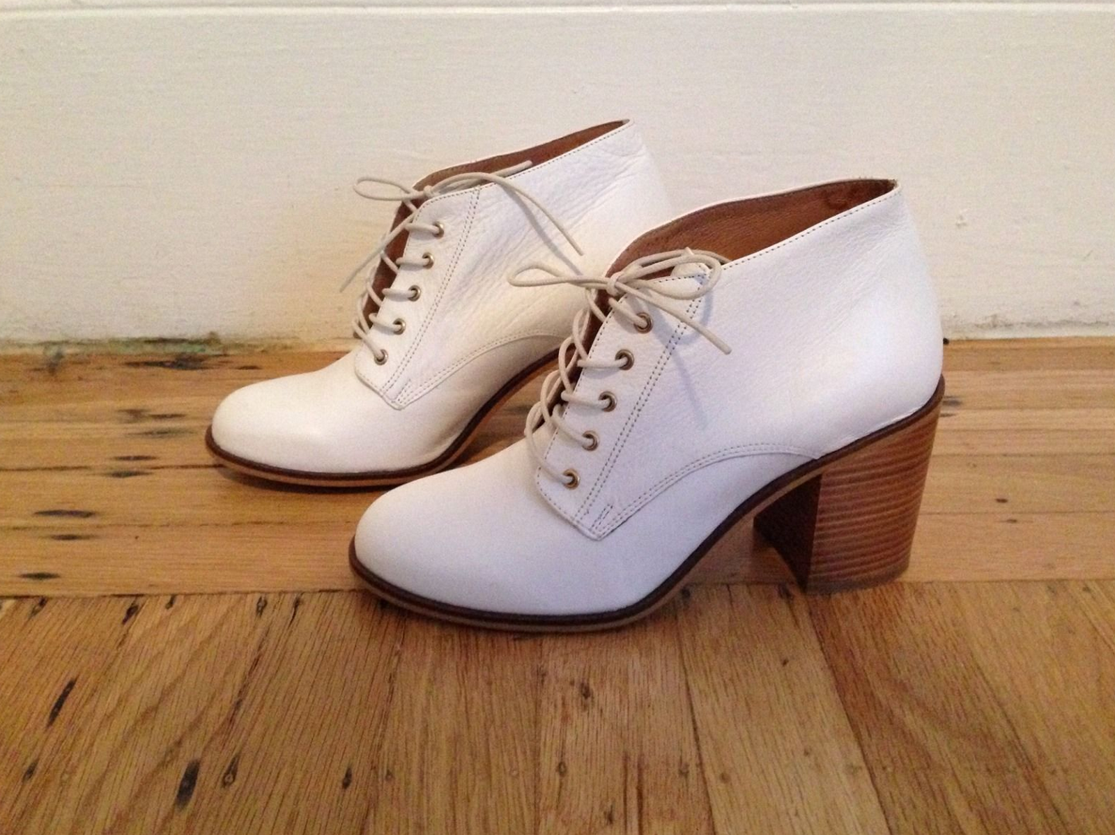 laws of general economy: New Aldo White Leather Lace Up Ankle Boots. 6.5/37
