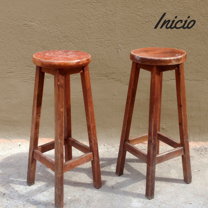 Paso A Paso - Dos taburetes de madera - Inicio