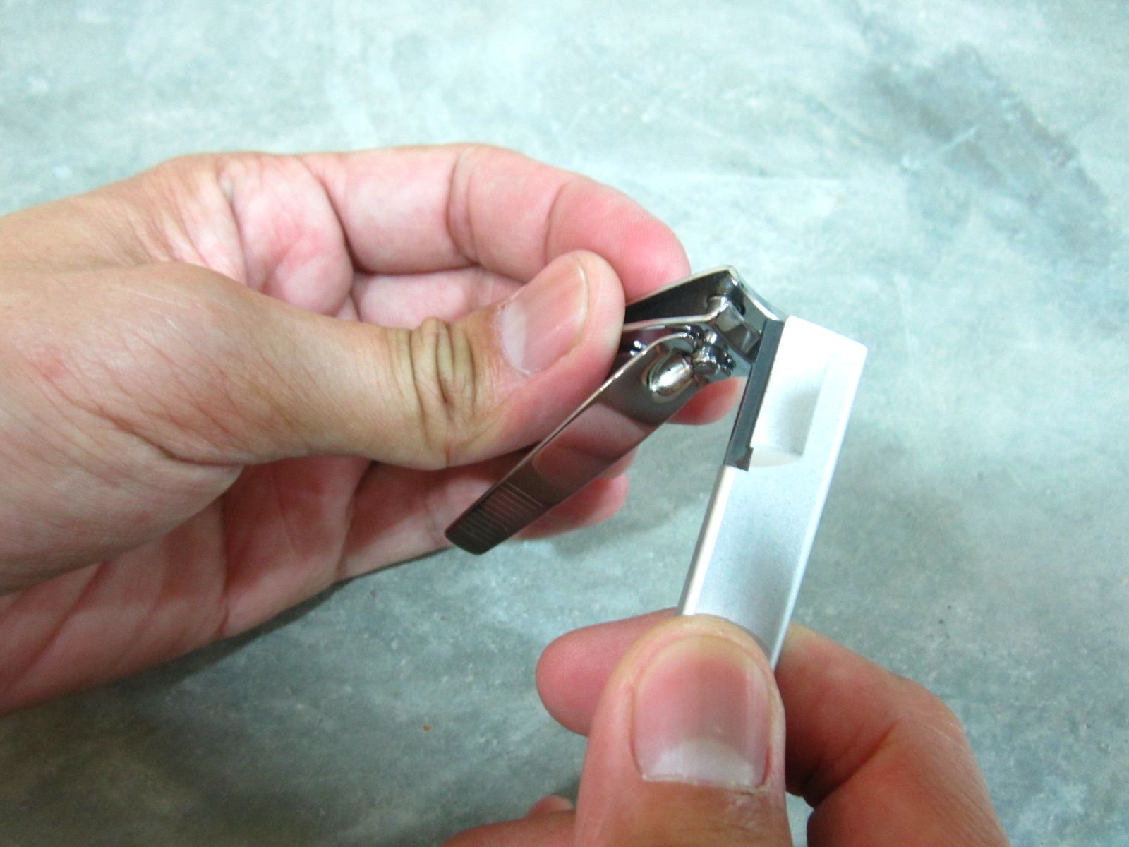 Super Sharp Knives Sharpening Nail Clippers with iSTOR Swiss Sharpener
