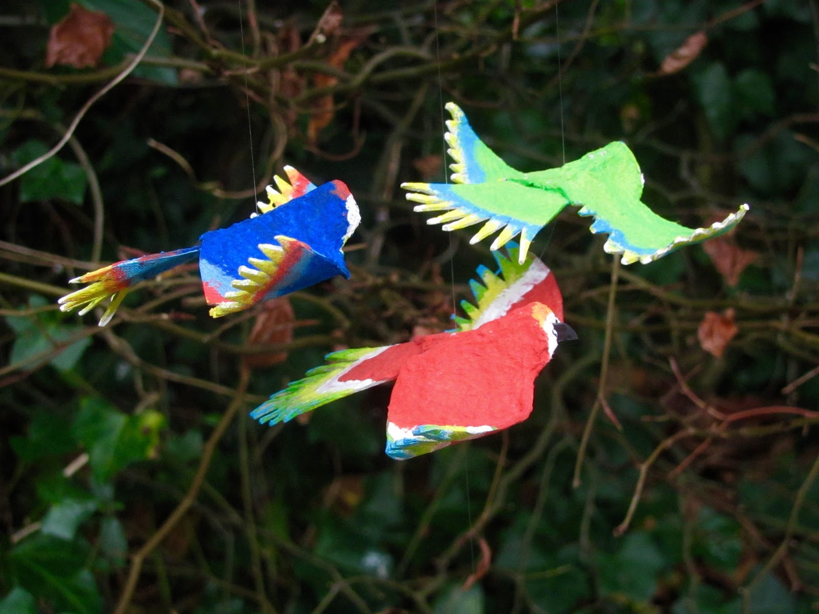 Jumble Tree Flying birds made from an egg carton
