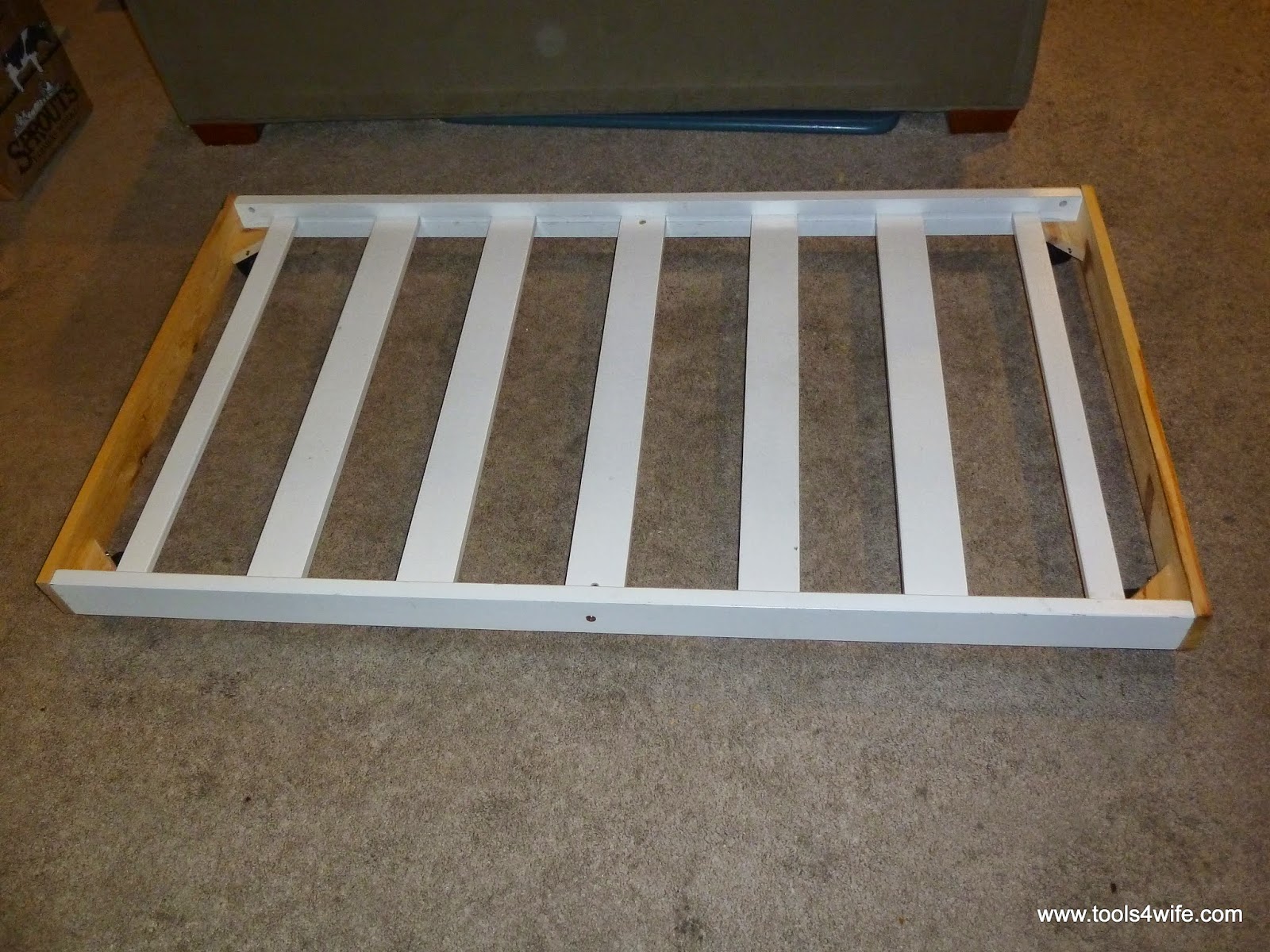 Tools 4 Moms [DIY] Toddler Trundle Bed