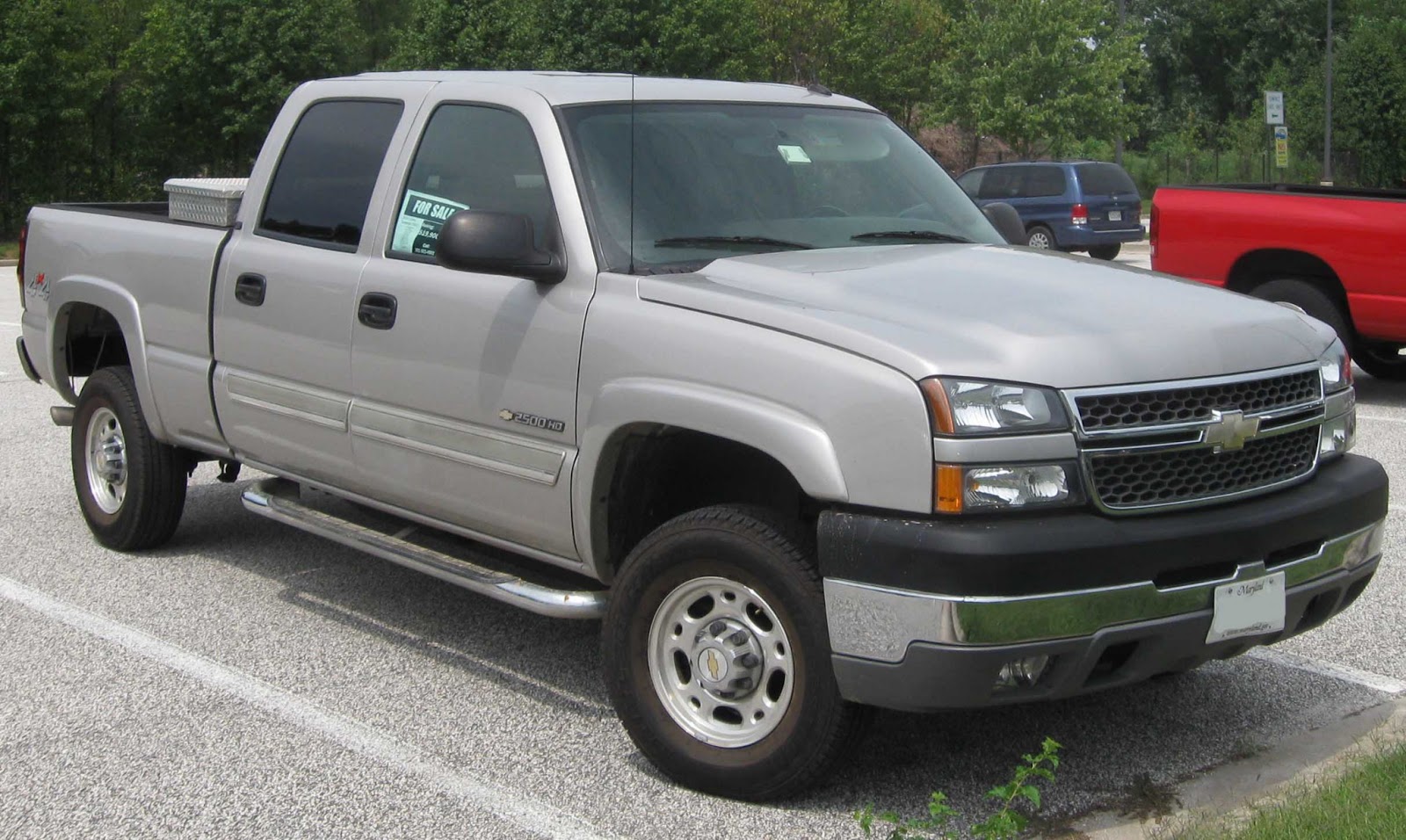 Chevrolet Silverado 2500HD | Car Universe