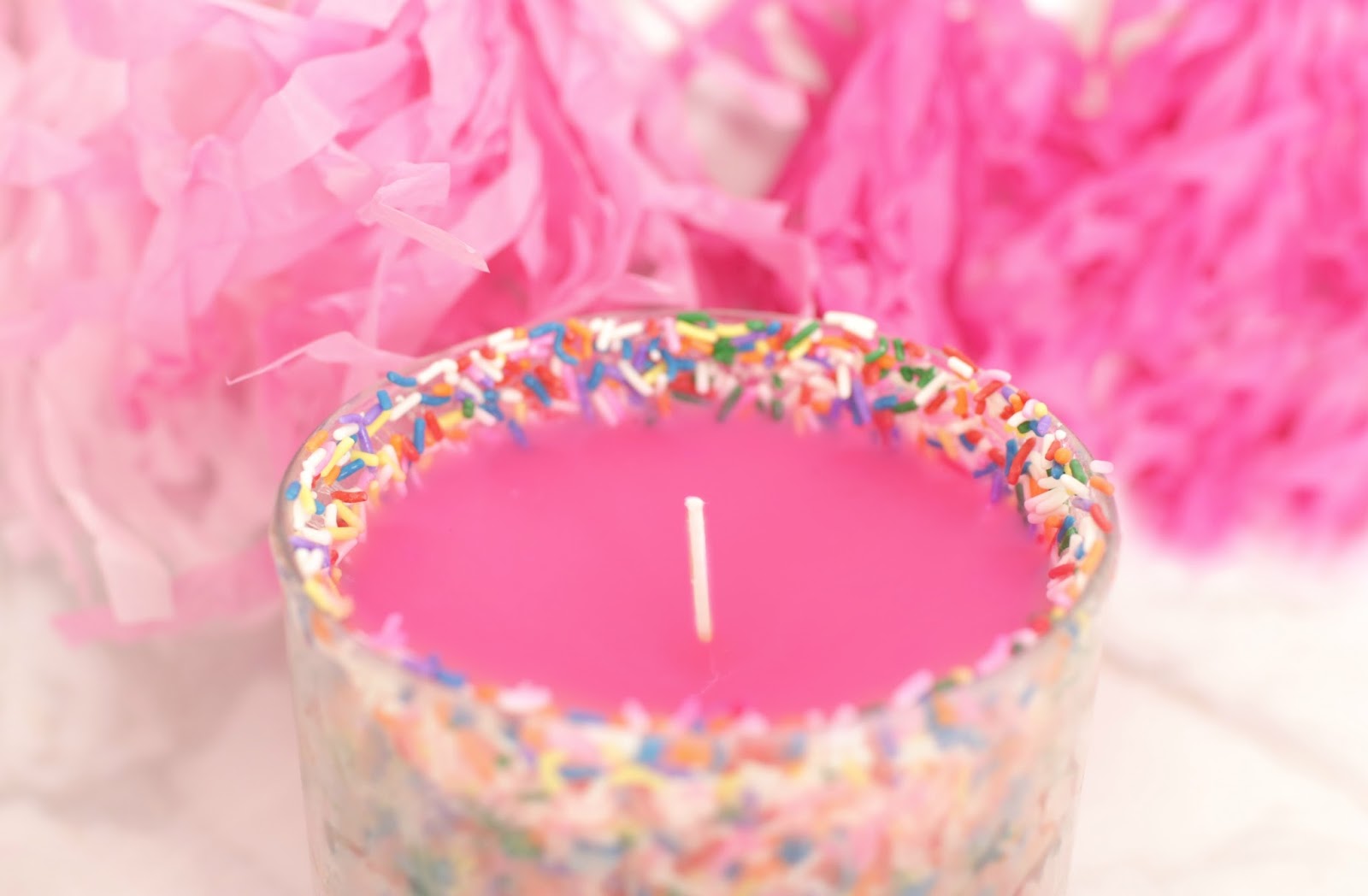 Elle Sees Beauty Blogger in Atlanta DIY Sprinkles Candle With a
