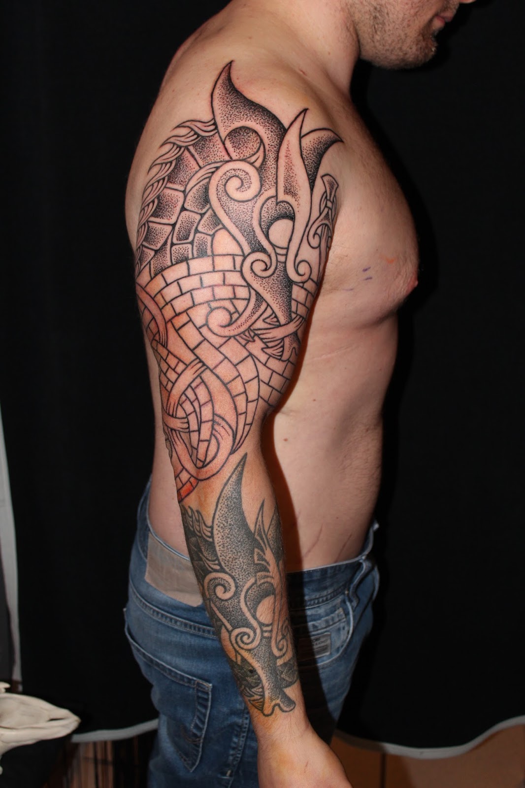 SKiN&BoNE: Artistic Process: Machine Tattooing