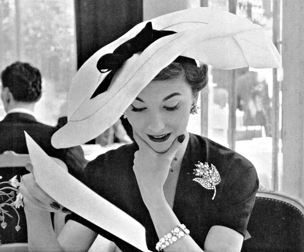 30 Glamour Women's Hat Styles in the 1950s vintage everyday