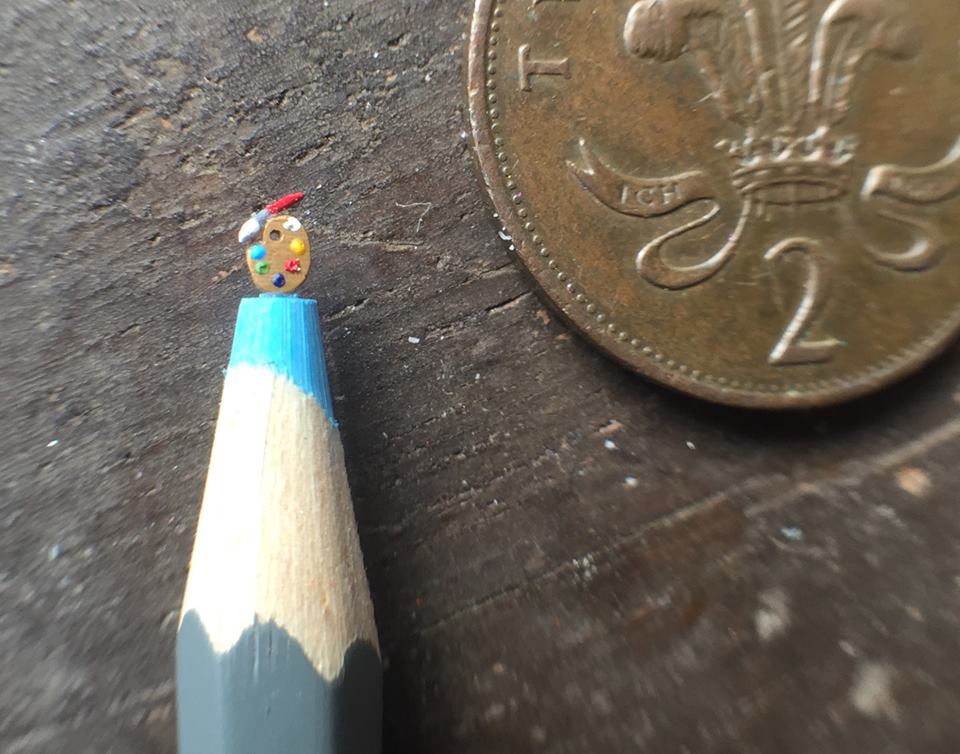 09-Paintbrush-and-Palette-Thomas-Lynall-Miniature-Pencil-Graphite-Sculptures-www-designstack-co