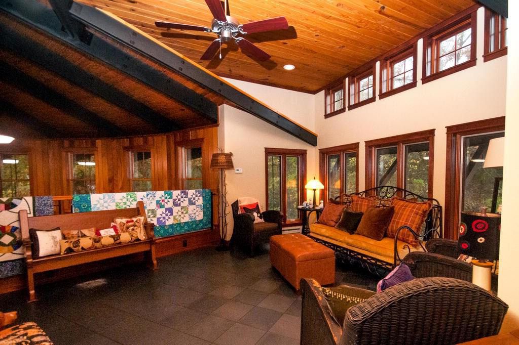 Sweet House Dreams 1892 Roundhouse in Eureka Springs, Arkansas