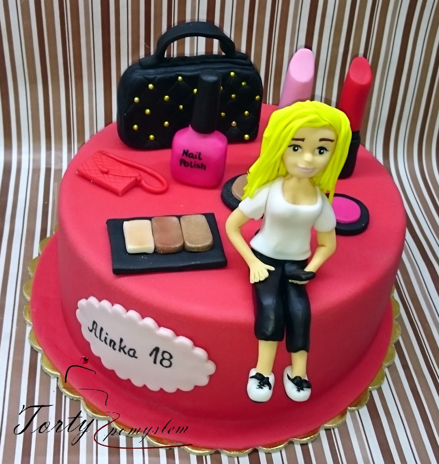 tort na 18 dla dziewczyny kosmetyki