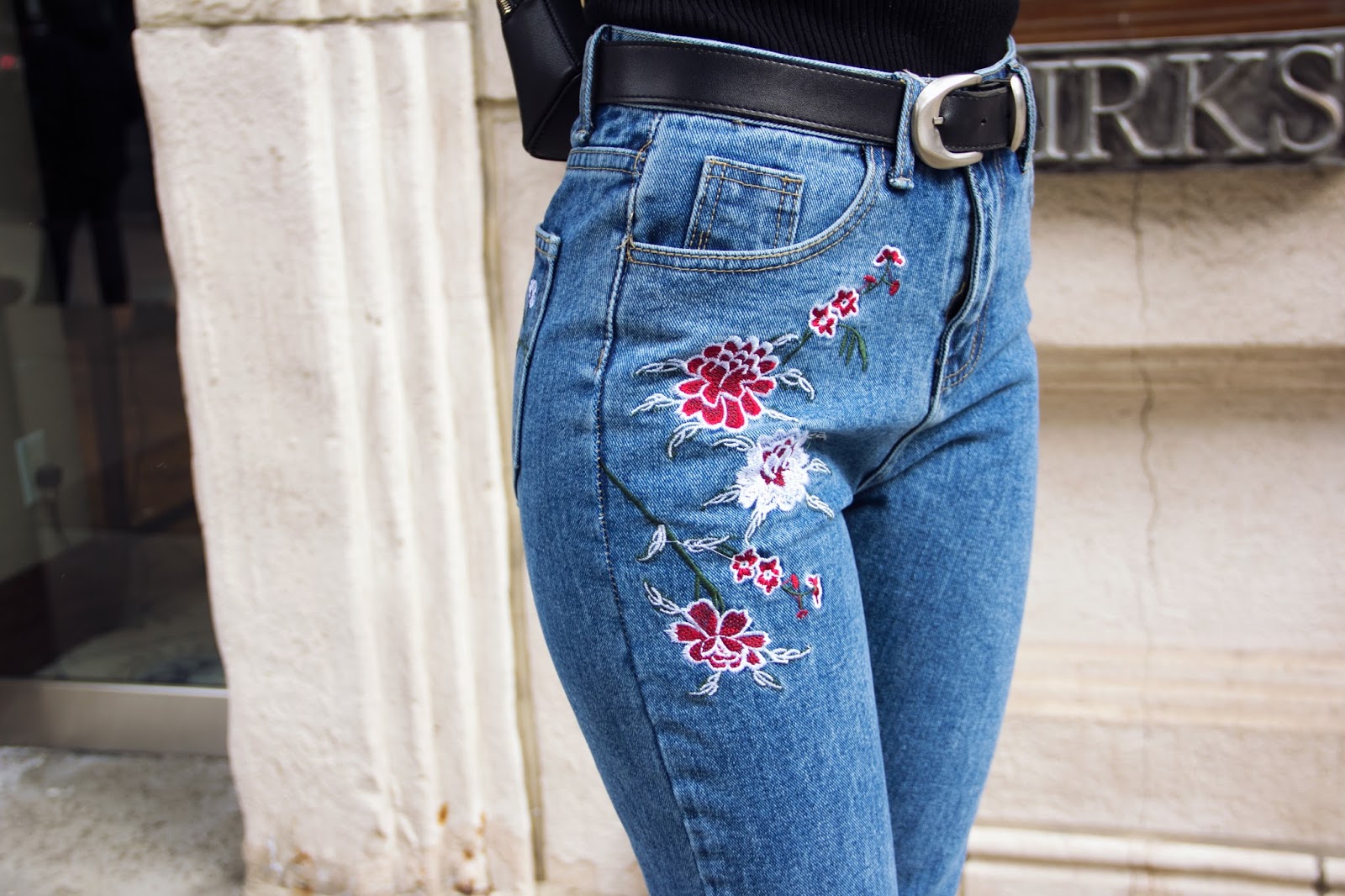 Floral Embroidered jeans | Carolina Pinglo