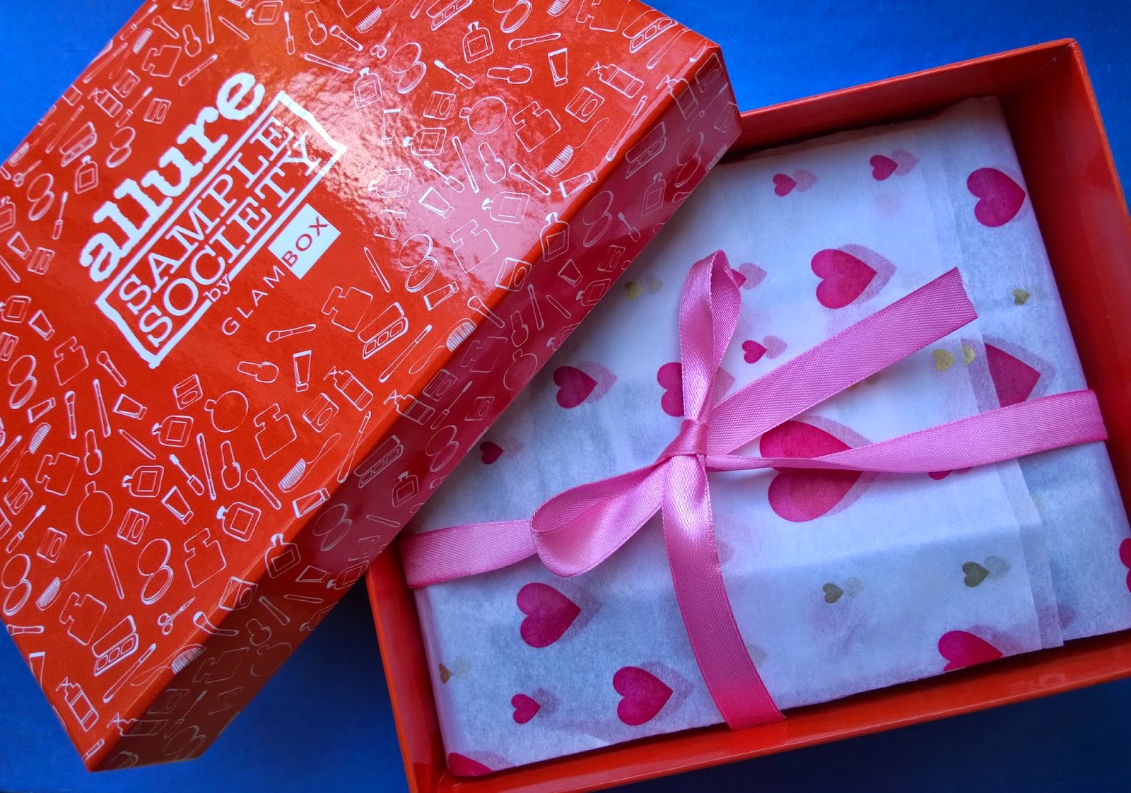 коробочка glambox. глэмбокс вк. набор сэмплов molecule box. коробочки от glambox. Glambox коробка.