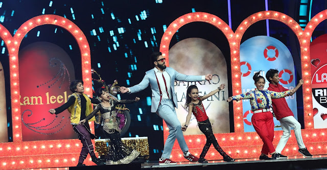 Ranveer Singh and Vaani Kapoor on the sets of Super Dancer