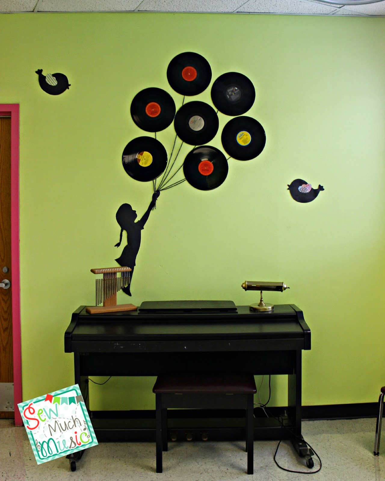 10 Great Examples Of Music Classroom Decor Mrs Miracle s Music Room inspirational-guitar-room-ideas-https-homecreativa