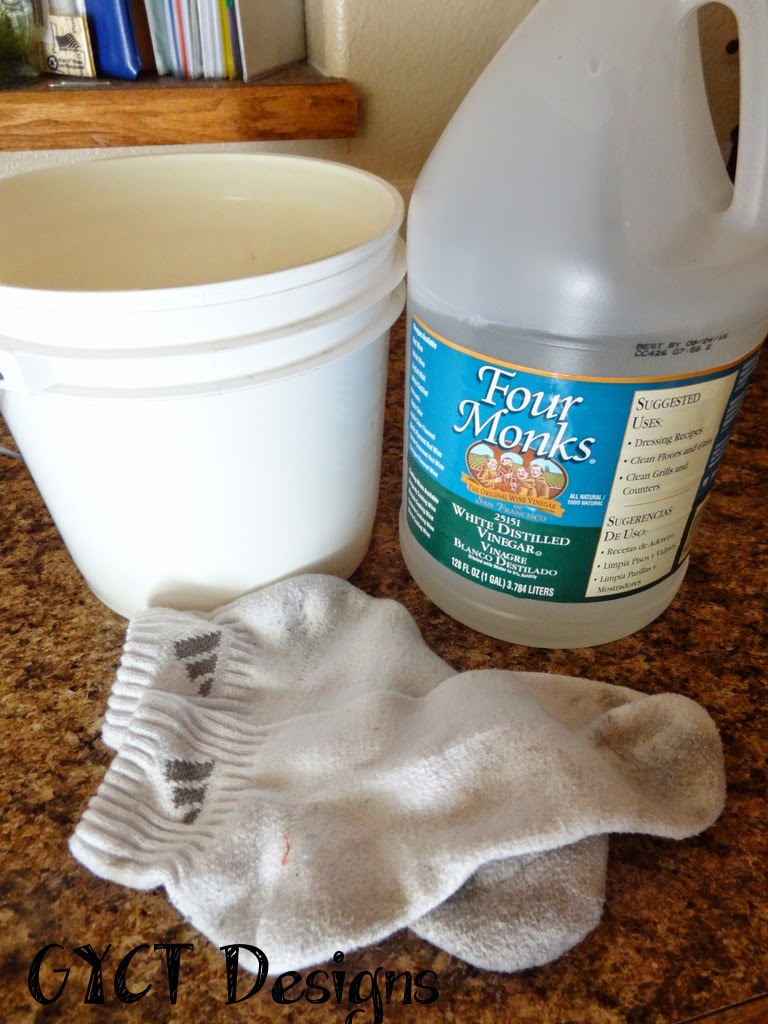 cleaning blinds with vinegar
