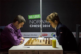Echecs : Peter Svidler (2753) 1/2 Magnus Carlsen (2881) - Photo site officiel