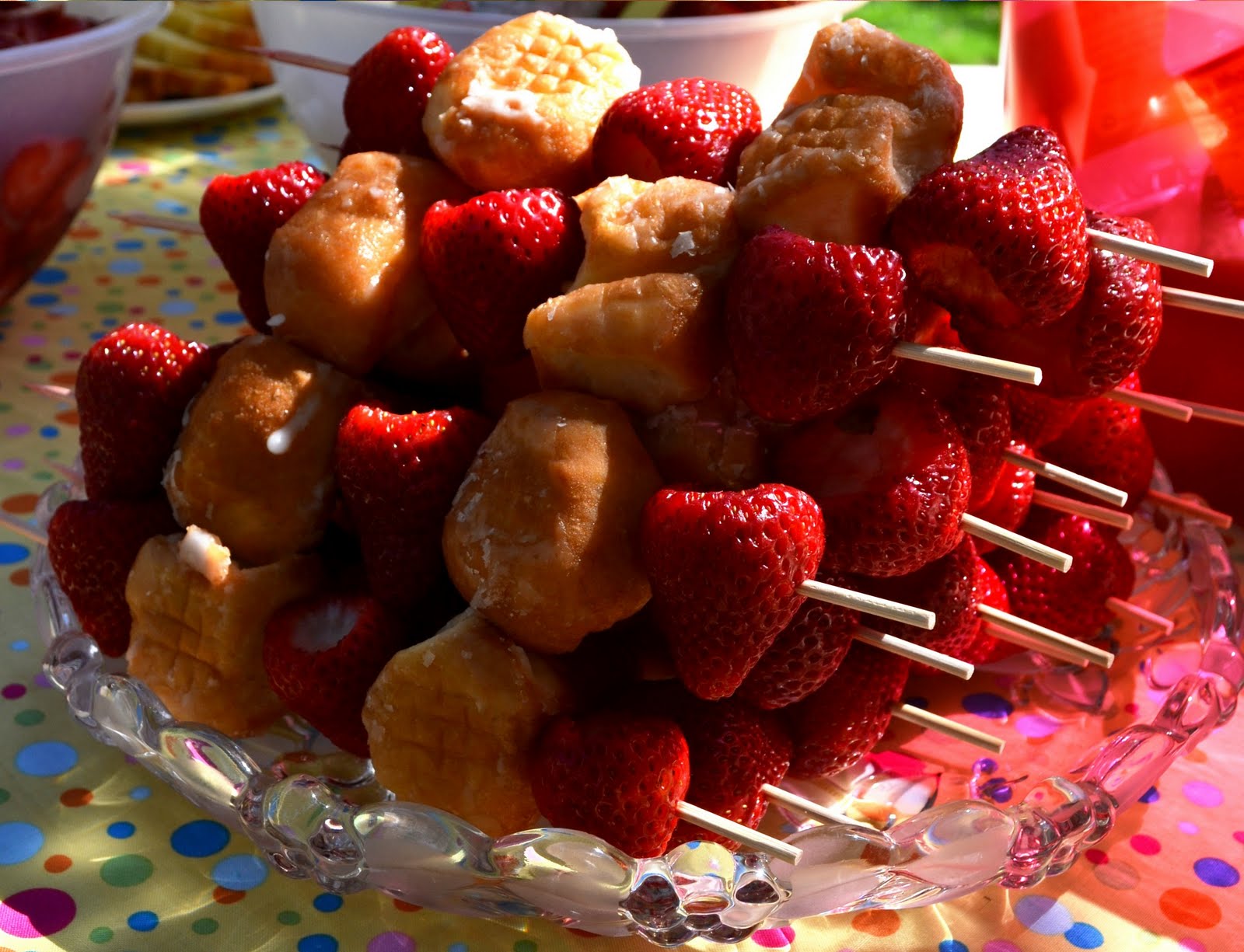 праздничный сладкий стол. праздничный сладкий стол. сладкий стол. сладкие угощения. угощения на детский стол.