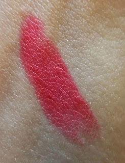lippie-monday-catrice-lala-berlin-rude-red-lipstick-swatch-picture