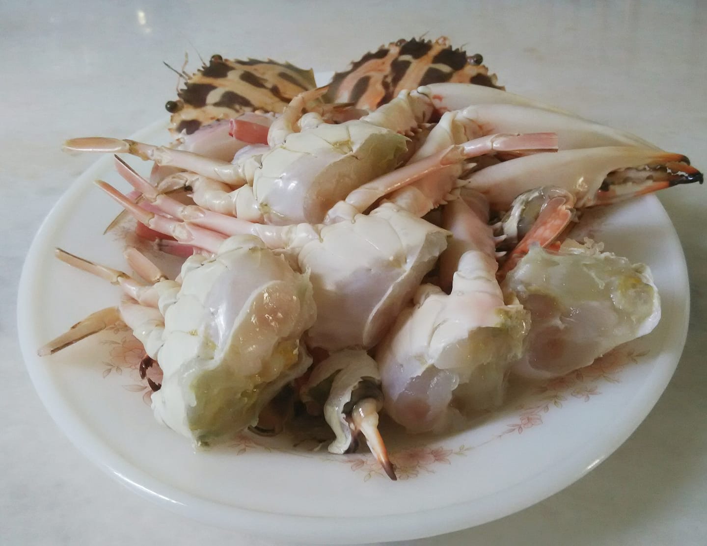 SWEET SOUR AND SPICY FLOWER CRAB WITH PINEAPPLE