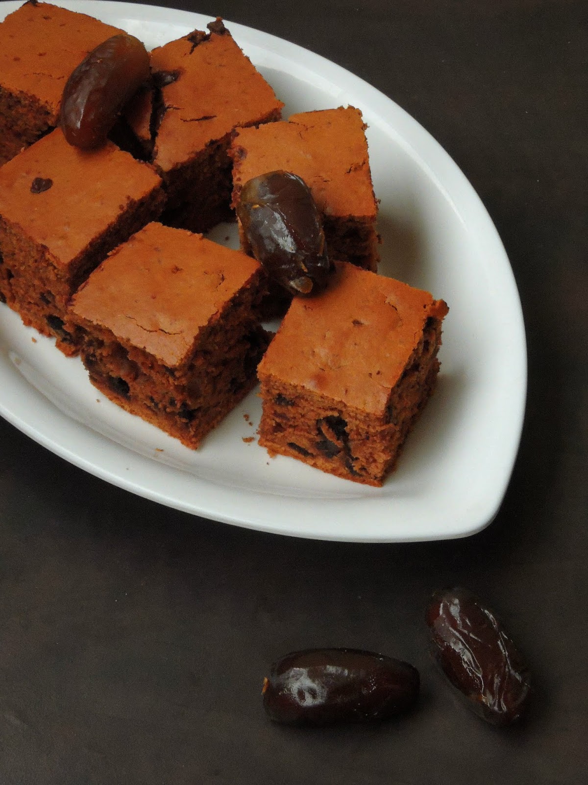 Priya's Versatile Recipes Date & Chocolate Chunks Tray Cake