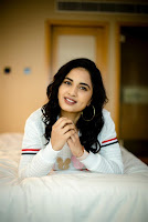Srushti Dange Glam Photoshoot HeyAndhra.com