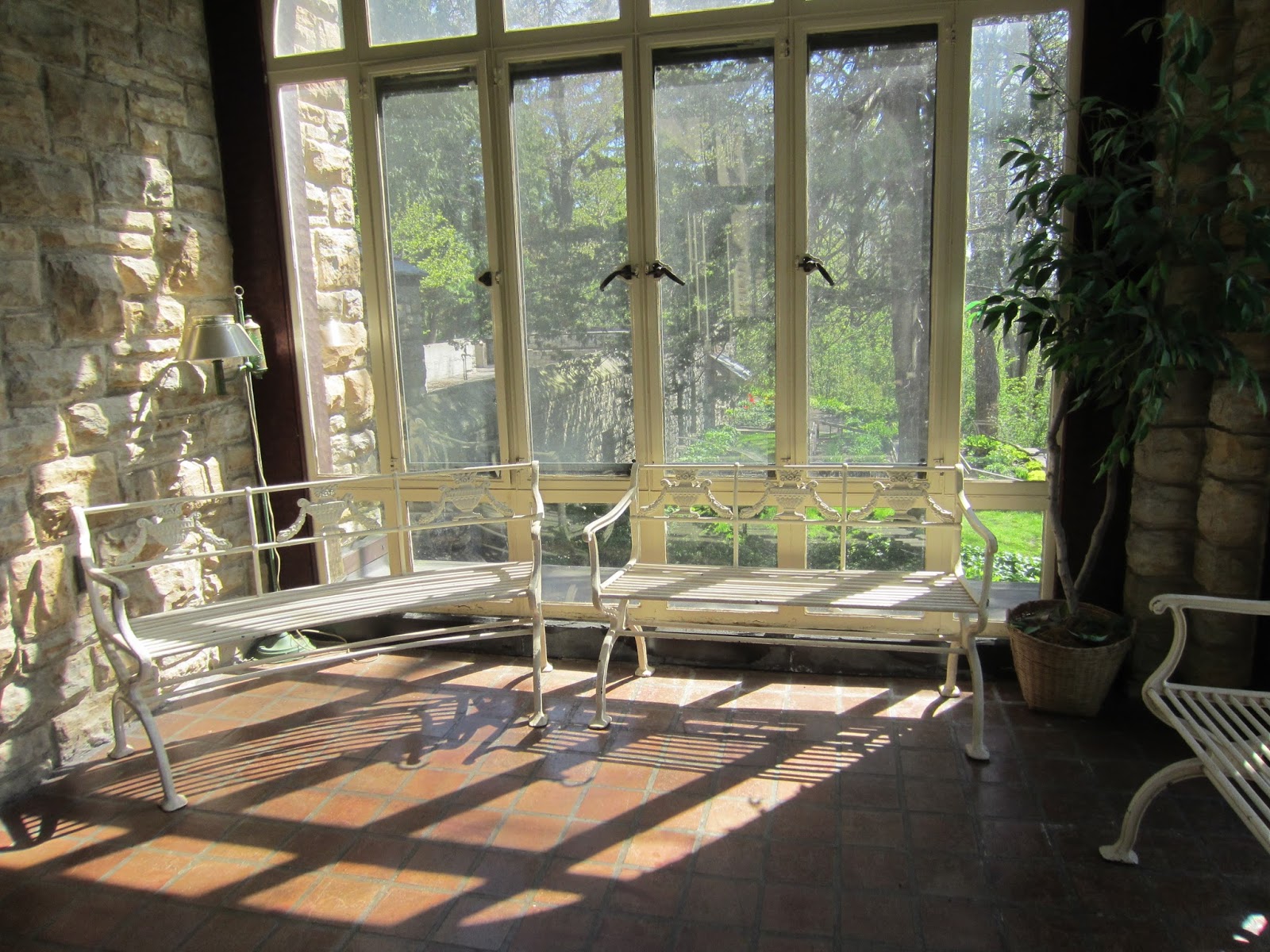 HOB NOBBERS PLUMMER HOUSE