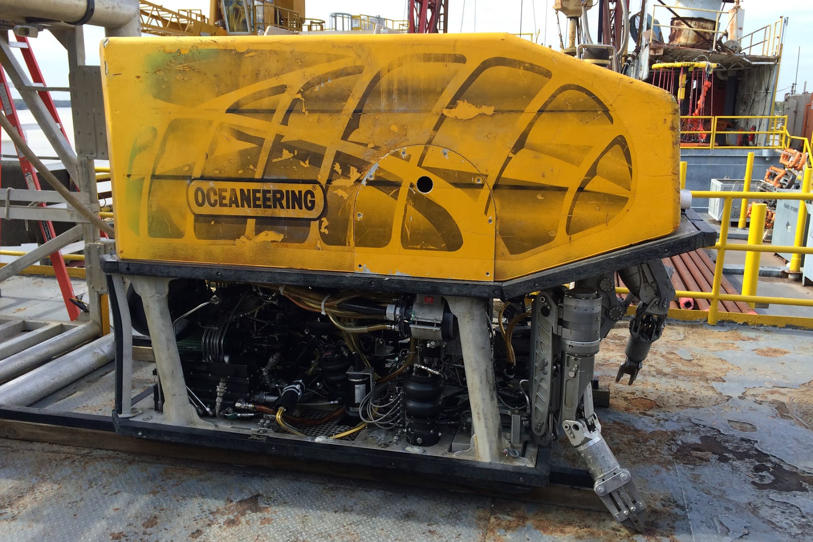 Dirty South: Mr. Charlie - Oil Rig