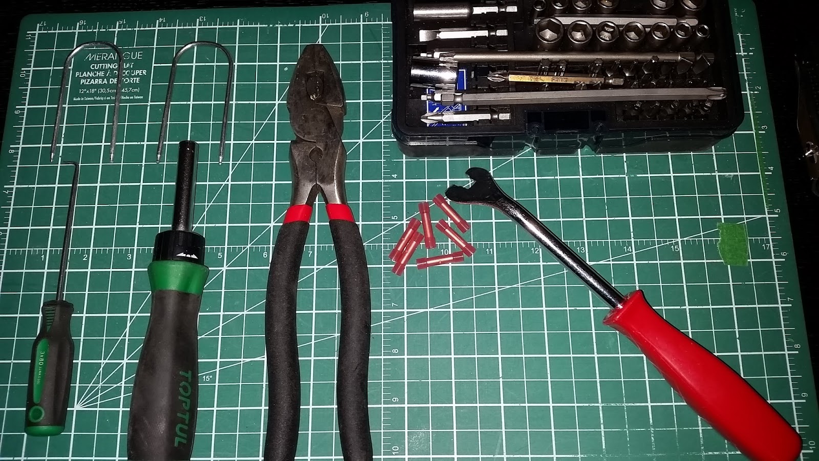 Installing Aftermarket Stereo System on a 00-03 Ford Focus: 00-03 Ford