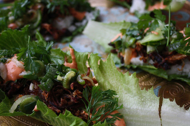 bossäm korea nyhtöpossu käärö salaatti cosmopolitan katuruoka streetfood mallaspulla 