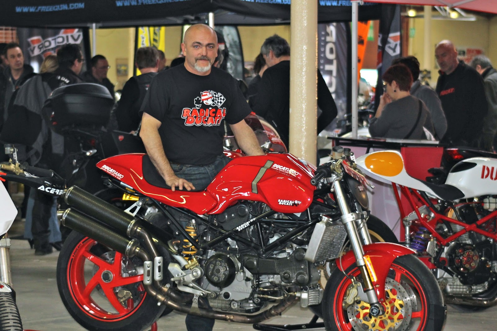 Radical Ducati S.L.: Yann et sa MANX DUCATIAMO‏