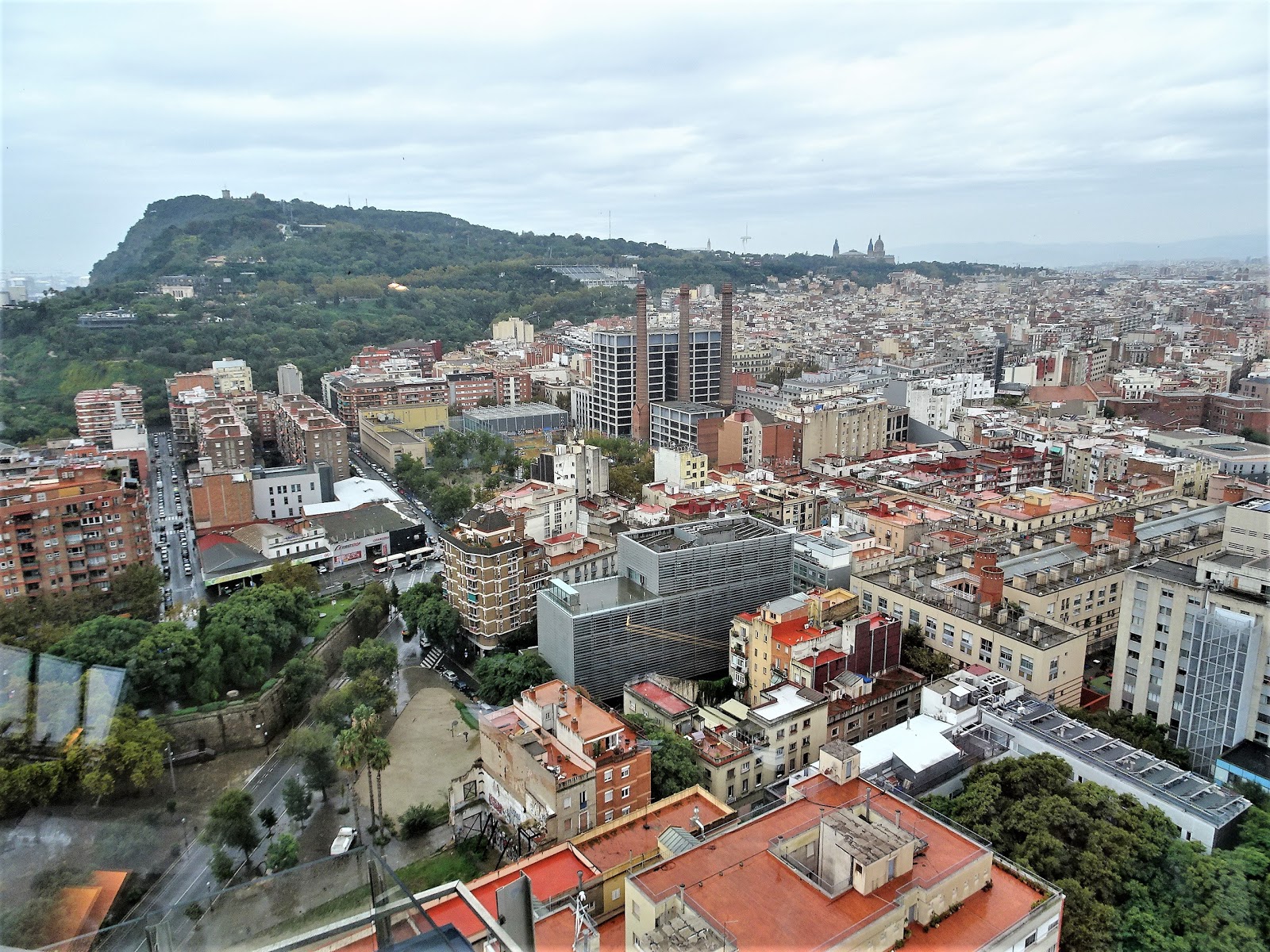 Redescubriendo Barcelona y más allá: 27/10/2018 Edifici Colom II