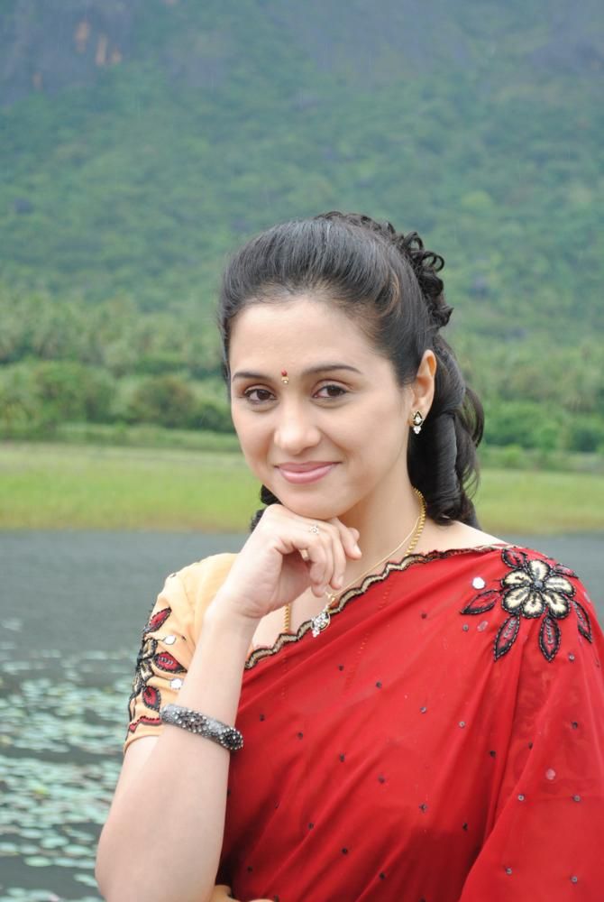 Devayani Photos Gallery,Actress Latest TV Serial Sarees Wallpapers