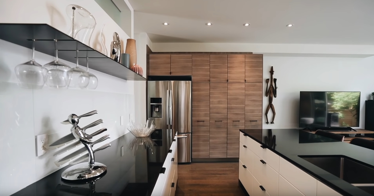 16 Photos vs. 257 Humbercrest Blvd, Toronto, Ontario - High End Home & Interior Design Video Tour 16 Photos vs. 257 Humbercrest Blvd, Toronto, Ontario - High End Home & Interior Design Video Tour