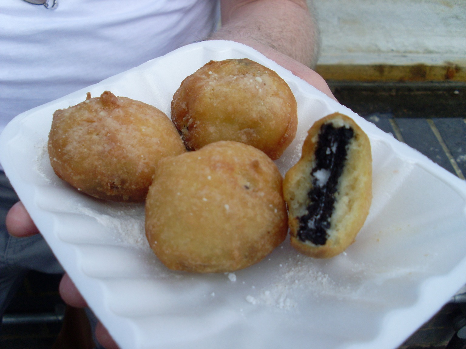 Cakeyboi {REVIEW} Deep Fried Oreos!!