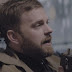 Kings Of Leon lança videoclipe de "Reverend", inspirado na série "Stranger Things"