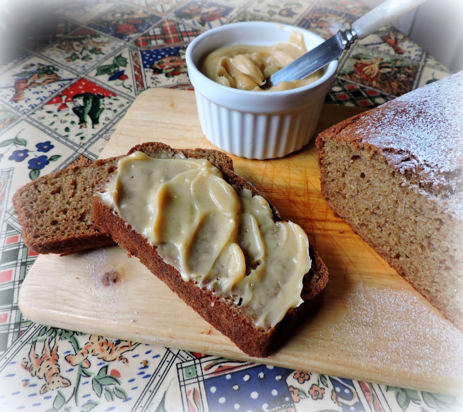 Cinnamon Spice Applesauce Bread