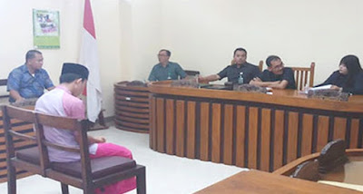 Siswa Penganiaya Guru Budi Divonis 6 Tahun Penjara Siswa Penganiaya Guru Budi Divonis 6 Tahun Penjara