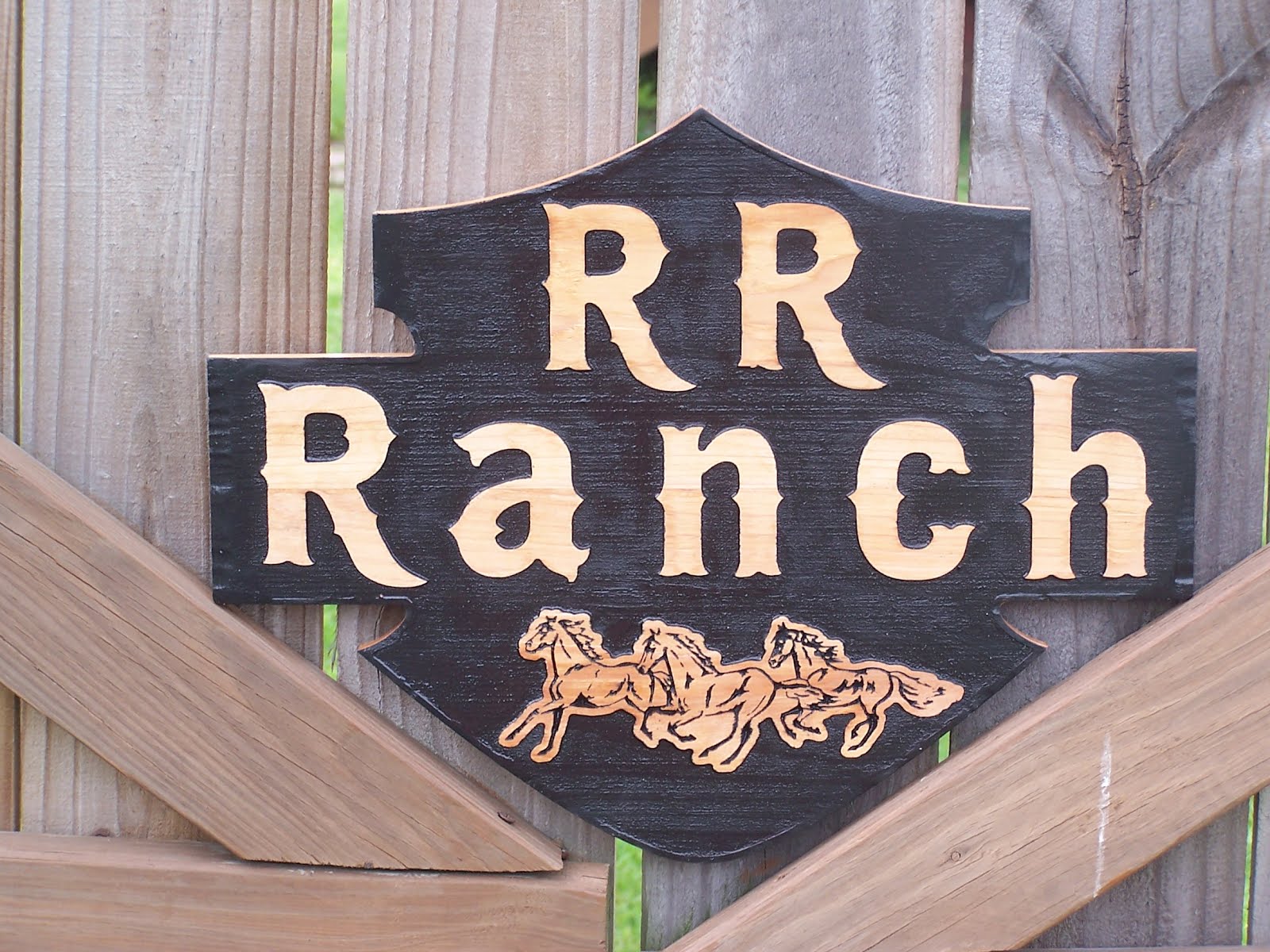 Custom Wall Art, Signs, & CnC Router Work: Exterior Ranch sign