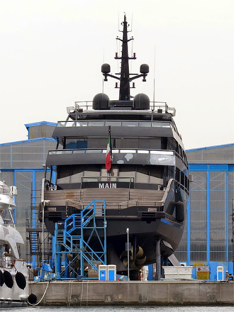 Luxury yacht Maìn, IMO 1009493, port of Livorno