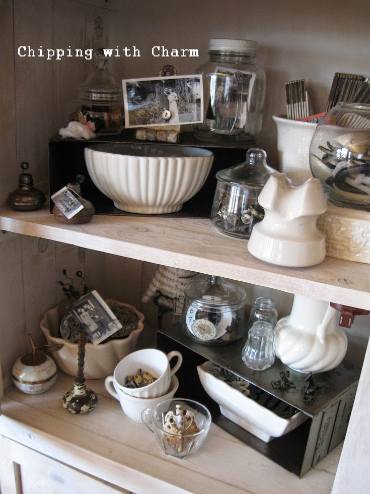 Chipping with Charm: "Collected Junk" Office Space...http://www.chippingwithcharm.blogspot.com/